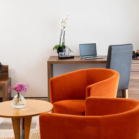 מלון Swiss Heidi 3*